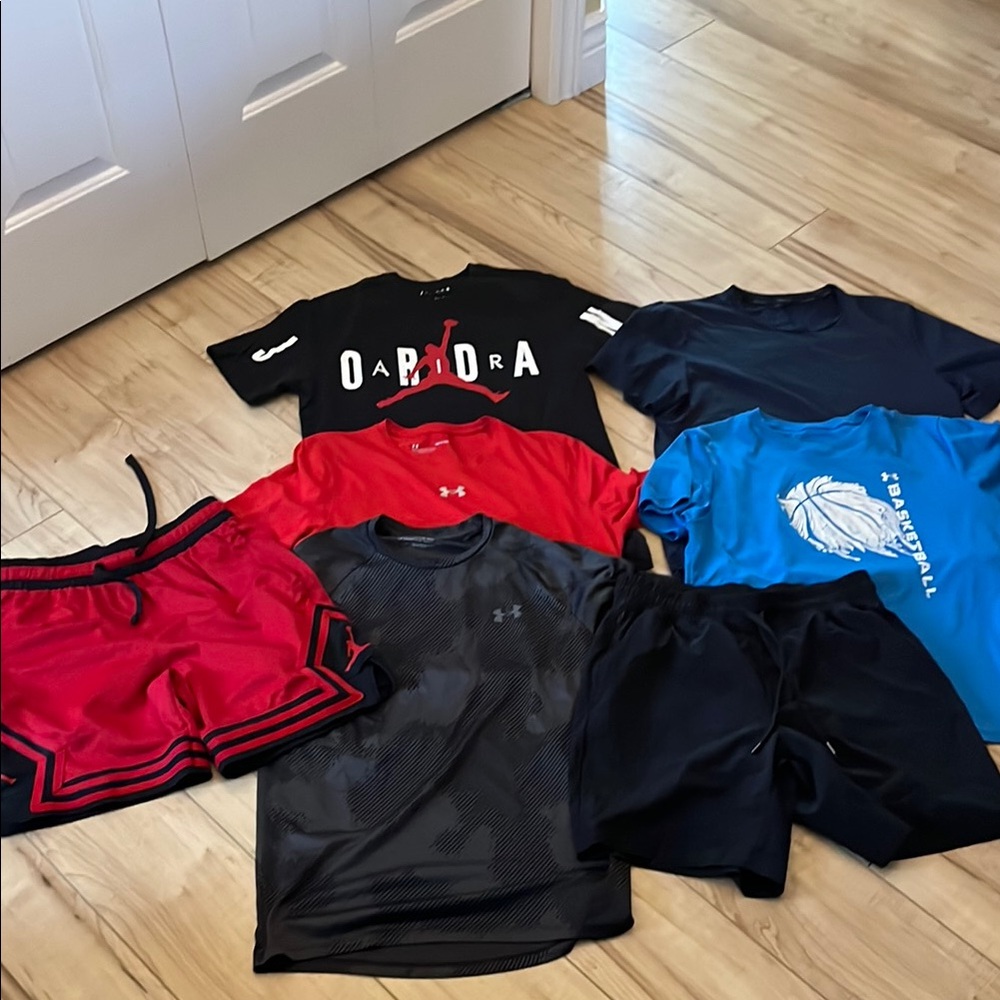 Men’s size small shorts/tshirt lot/bundle
